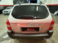 Usata Hyundai Tucson Dynamiq 112 CV (82 kW) 2005 Grigio SUV