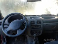 Usata Renault Clio II 58 CV (42 kW) 1998 Rosso Berlina