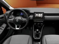 Usata Renault Clio V Evolution 101 CV (74 kW) 2023 Arancione Berlina