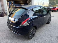 Usata Lancia Ypsilon Gold 70 CV (51 kW) 2021 Blu metallizzato Utilitaria