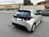 Usata Toyota Yaris Hybrid Business Edition 116 CV (85 kW) 2020 Argento Berlina