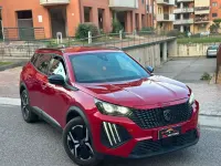 Usata Peugeot 2008 Allure 101 CV (74 kW) 2023 Rosso SUV