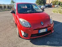 Usata Renault Twingo 75 CV (55 kW) 2009 Rosso Utilitaria