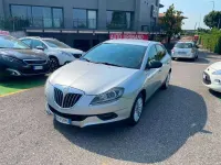 Usata Lancia Delta 120 CV (88 kW) 2010 Grigio Utilitaria