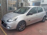 Usata Renault Clio II Dynamique 75 CV (55 kW) 2011 Grigio Berlina