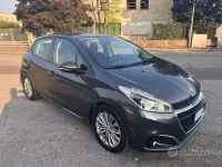 Usata Peugeot 208 Allure 82 CV (60 kW) 2017 Grigio Utilitaria