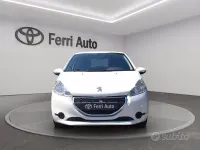 Usata Peugeot 208 Active 68 CV (50 kW) 2015 Bianco Utilitaria