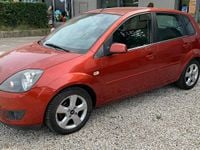 Usata Ford Fiesta 75 CV (55 kW) 2007 Rosso Utilitaria