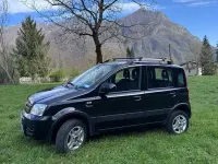 Second-hand Fiat Panda 4x4 Climbing 75 CP (55 kW) 2012 Negru Hatchback