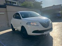 Usata Lancia Ypsilon Platinum 69 CV (50 kW) 2014 Bianco pastello Utilitaria