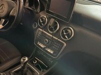 Usata Mercedes A180 109 CV (80 kW) 2016 Bianco Utilitaria