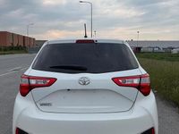 Begagnad Toyota Yaris Cool 72 HK (52 kW) 2020 Vit Sedan