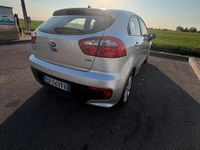 Usata Kia Rio Active 75 CV (55 kW) 2015 Grigio Berlina