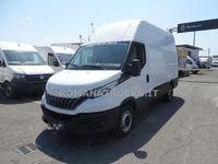 Usata Iveco Daily 136 CV (100 kW) 2020 Bianco pastello Berlina