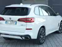 Usata BMW X5 Efficient Dynamics 231 CV (169 kW) 2022 Bianco metallizzato SUV