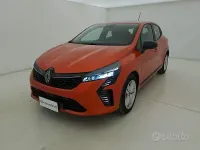 Usata Renault Clio V Evolution 101 CV (74 kW) 2025 Arancione Berlina