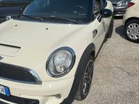 Usata Mini Coupé 143 CV (105 kW) 2013 Giallo Coupé