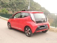 Usata Toyota Aygo 70 CV (51 kW) 2017 Rosso Utilitaria
