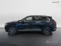 Usata VW Touareg Atmosphere 231 CV (169 kW) 2021 Bluazzurro SUV