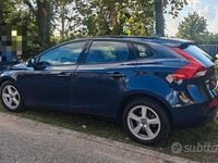 Second-hand Volvo V40 Kinetic 114 CP (83 kW) 2015 Albastru Break
