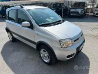 Usata Fiat Panda 4x4 Climbing 75 CV (55 kW) 2012 Grigio Utilitaria