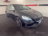 Usata Volvo V40 R-Design 120 CV (88 kW) 2018 Nero Berlina