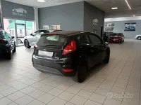 Usata Ford Fiesta 82 CV (60 kW) 2009 Marrone Berlina