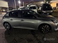 Usata Peugeot 208 102 CV (75 kW) 2024 Utilitaria