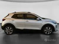 Usata Kia Stonic GT-Line 101 CV (74 kW) 2022 Argento SUV