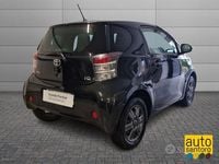 Begagnad Toyota iQ Sol 68 HK (50 kW) 2010 Svart Halvkombi