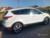 Usata Ford Kuga 140 CV (102 kW) 2013 Bianco SUV