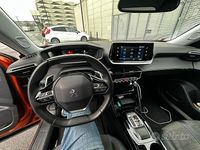 Usata Peugeot 2008 131 CV (96 kW) 2022 SUV