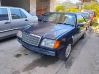 Usata Mercedes E200 136 CV (100 kW) 1995 Blu/azzurro Coupé