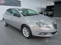 Usata Lancia Delta Platinum 120 CV (88 kW) 2013 Oro Utilitaria