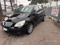 Usata Mercedes B180 109 CV (80 kW) 2006 Nero Monovolume