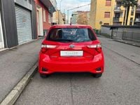 Usata Toyota Yaris Hybrid Cool 101 CV (74 kW) 2019 Rosso Berlina