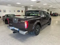 Usata Nissan Navara 190 CV (139 kW) 2014 Marrone Pick-up