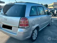 Usata Opel Zafira Enjoy 120 CV (88 kW) 2008 Grigio Monovolume