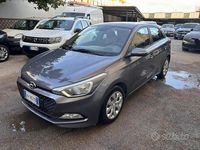 Usata Hyundai i20 Comfort 75 CV (55 kW) 2015 Grigio Berlina