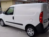 Usata Fiat Doblò Lounge 95 CV (69 kW) 2021 Bianco Monovolume