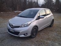 Usata Toyota Yaris 69 CV (50 kW) 2013 Grigio Utilitaria