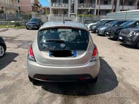 Usata Lancia Ypsilon 69 CV (50 kW) 2013 Grigio Utilitaria