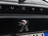 Usado Peugeot 2008 GT 131 HP (96 kW) 2022 Preto SUV