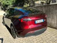Usata Tesla Model Y Long Range AWD 189 kW (258 CV) 2023 Rosso SUV