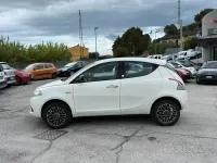 Usata Lancia Ypsilon 80 CV (58 kW) 2016 Bianco Utilitaria