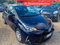 Usata Toyota Yaris Hybrid Active 73 CV (53 kW) 2019 Blu Berlina
