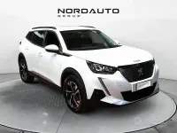 Usata Peugeot 2008 Allure 110 CV (80 kW) 2021 Bianco SUV