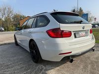 Usata BMW 318 Comfort Edition 143 CV (105 kW) 2012 Bianco Station wagon