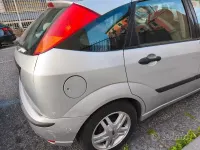 Käytetty Ford Focus 100 HP (73 kW) 2002 Harmaa Sedan