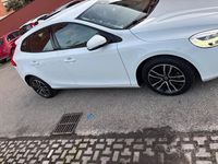 Usata Volvo V40 Business Edition 122 CV (89 kW) 2019 Bianco Berlina